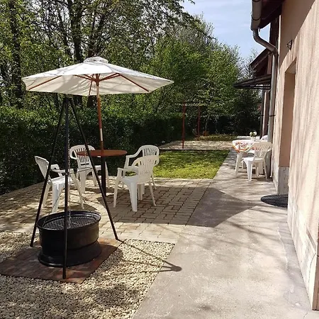 Holiday home Harmas Apartman - Zsoryfuerdo Mezokoevesd